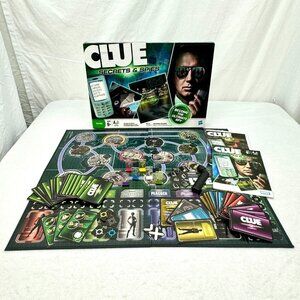 Clue Secrets & Spies Board Game Hasbro Games 2009 100% Complete